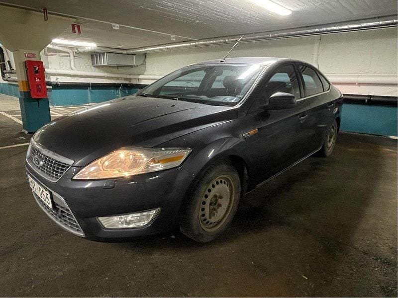 Grå Begagnad 2009 Ford Mondeo Titanium Halvkombi | 35 000 kr - Bild 1/4