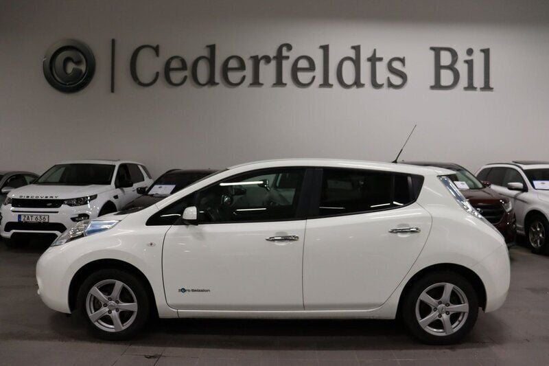 Vit Begagnad 2016 Nissan Leaf Halvkombi | 139 900 kr (Dyr) - Bild 1/3