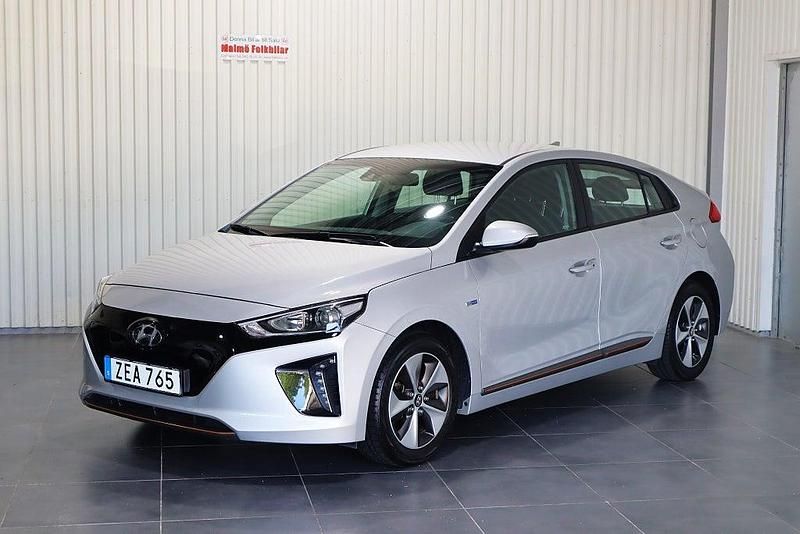 Silver Begagnad 2017 Hyundai Ioniq Comfort Halvkombi | 148 000 kr (Marknadspris) - Bild 1/4
