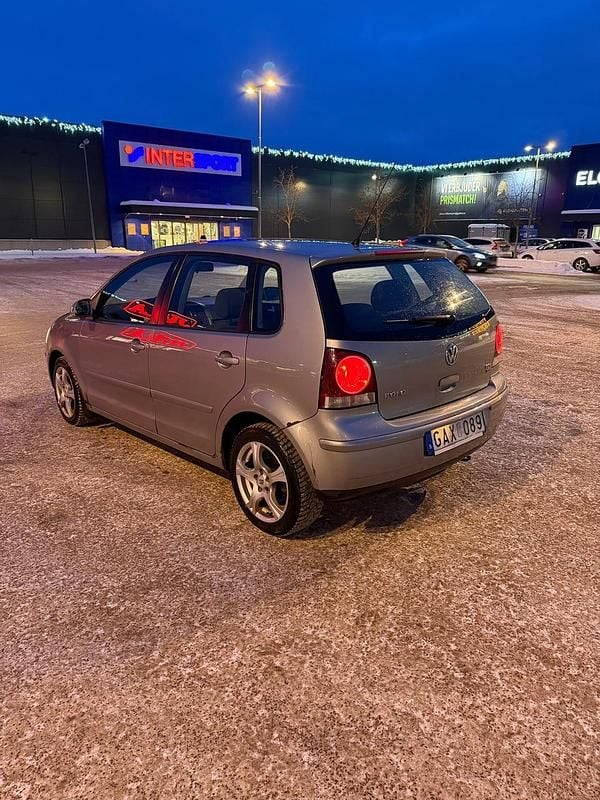 Begagnad VW Polo 80 HK (58 kW) 2008 Halvkombi