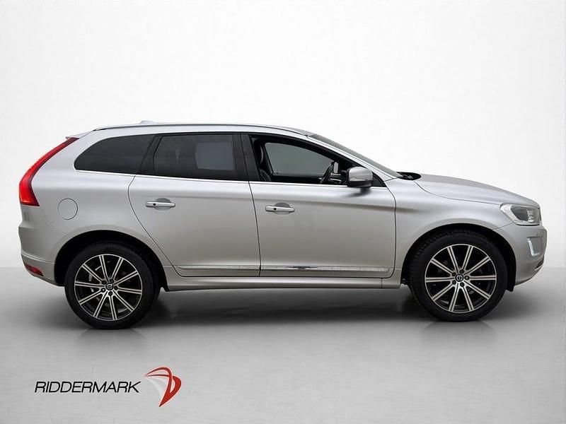 Begagnad Volvo XC60 Standard 190 HK (139 kW) 2017 Silver SUV