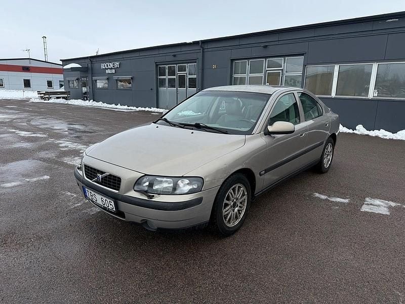 Begagnad Volvo S60 170 HK (125 kW) 2002 Brun Sedan
