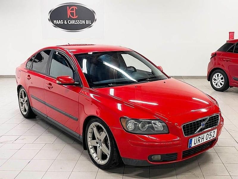 Begagnad Volvo S40 140 HK (102 kW) 2003 Röd Sedan