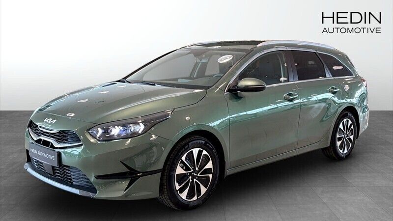 Vit Ny 2025 Kia Ceed Sportswagon Advance Kombi | 292 000 kr (Marknadspris) - Bild 1/4