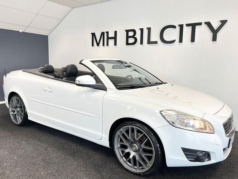 Vit Begagnad 2011 Volvo C70 Momentum Cab | 149 900 kr (Lite dyr) - Bild 1/4