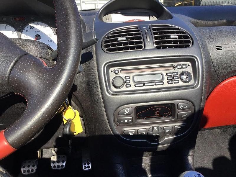 Begagnad Peugeot 206 CC 136 HK (100 kW) 2001 Ljusgrå Cab