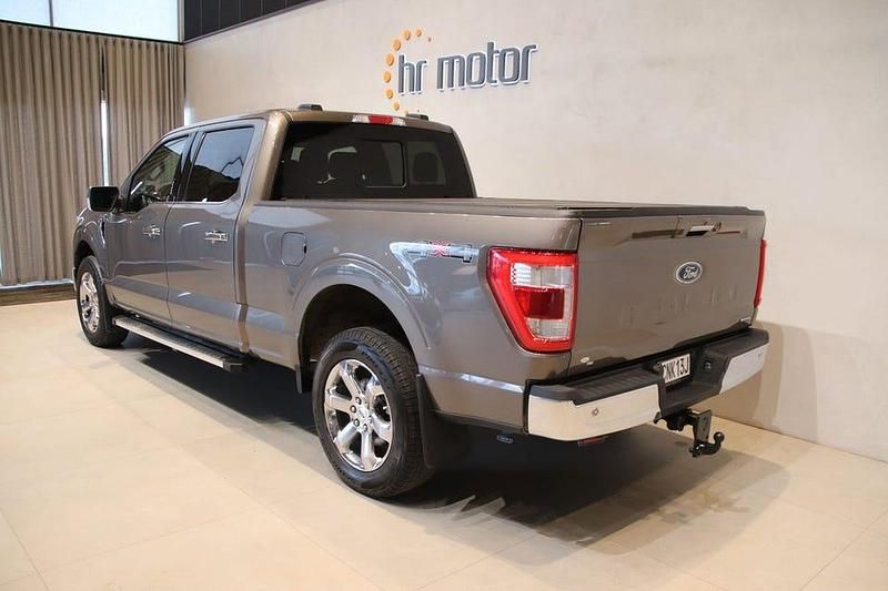 Begagnad Ford F-150 Lariat 407 HK (299 kW) 2022 Sand metallic Pickup
