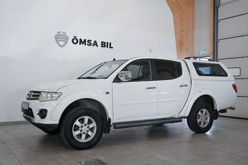 Begagnad Mitsubishi L200 178 HK (130 kW) 2015 Vit Pickup