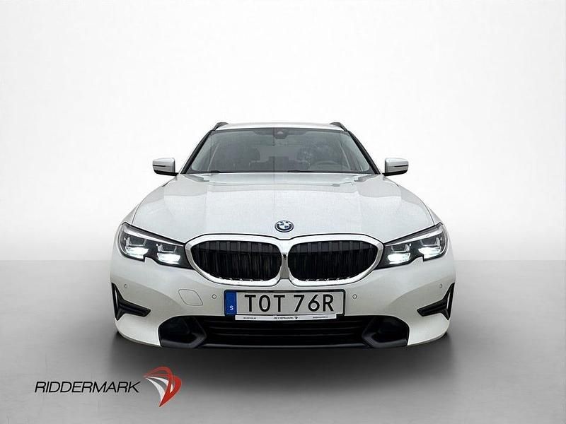 Begagnad BMW 330 Sport Line 292 HK (214 kW) 2022 Vit Kombi