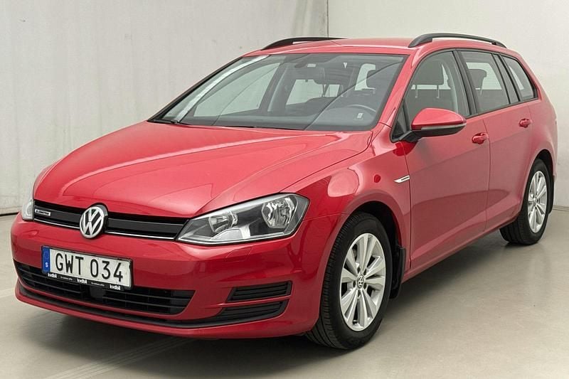 Röd Begagnad 2016 VW Golf VII | 113 750 kr (Bra pris) - Bild 1/4