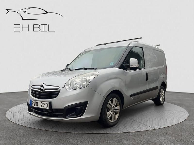Grå Begagnad 2012 Opel Combo Van | 44 900 kr (Marknadspris) - Bild 1/4