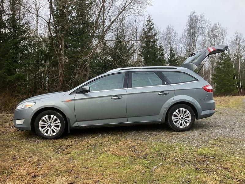 Grå/grön Begagnad 2007 Ford Mondeo Kombi | 29 900 kr (Marknadspris) - Bild 1/4