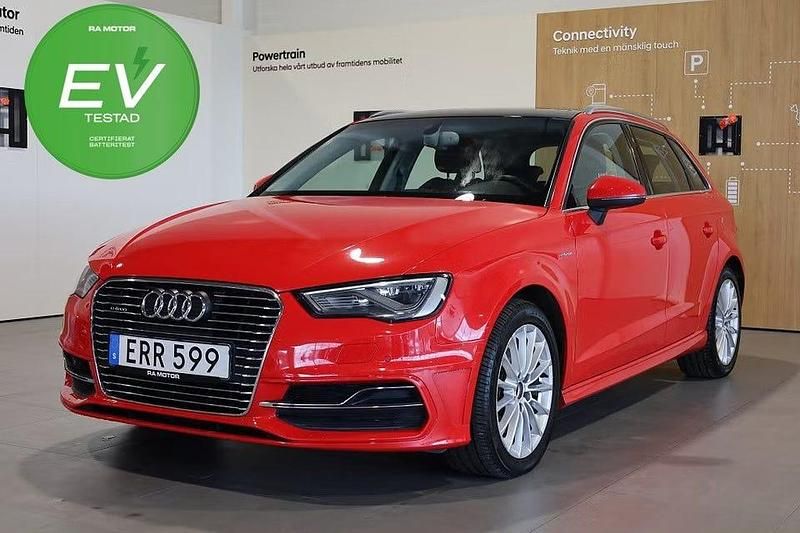 Röd Begagnad 2015 Audi A3 Sportback Ambition Halvkombi | 179 900 kr - Bild 1/3