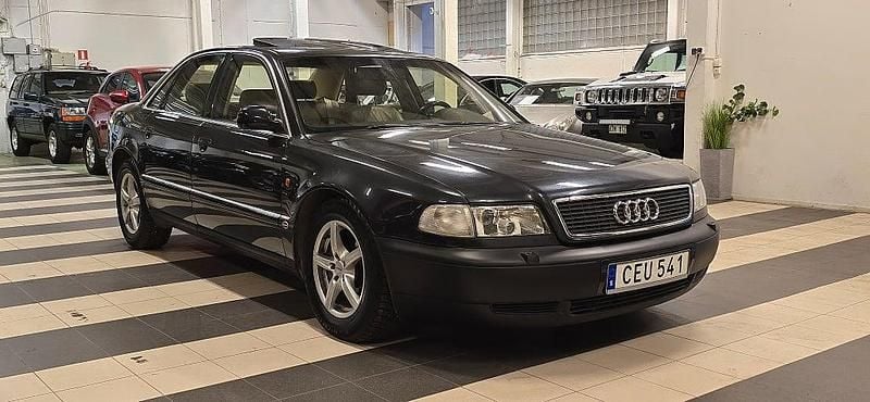 Svart Begagnad 1995 Audi A8 Sedan | 89 000 kr - Bild 1/4