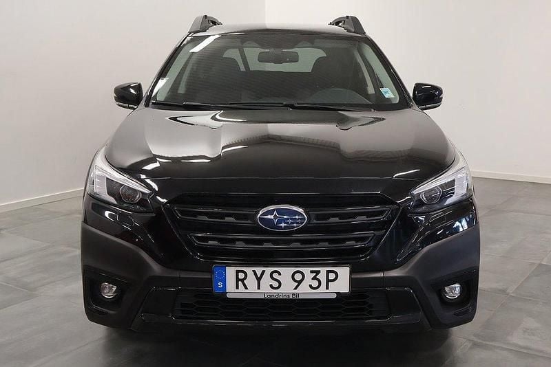 Svart Begagnad 2023 Subaru Outback SUV | 399 900 kr (Marknadspris) - Bild 1/4