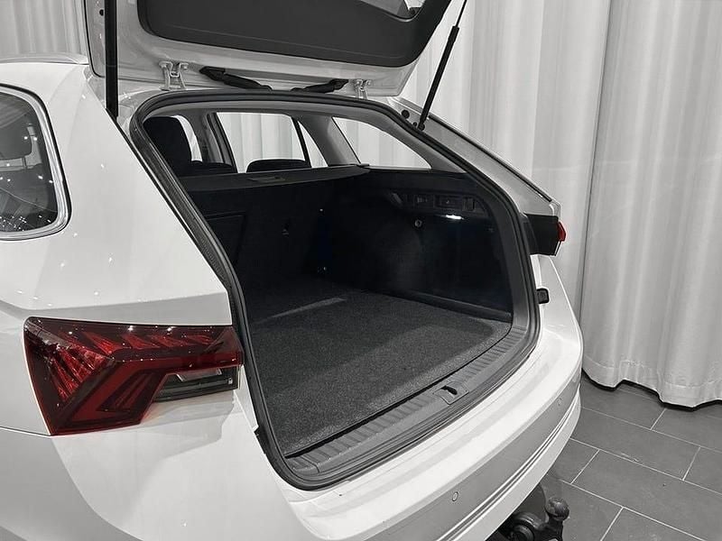 Begagnad Skoda Octavia 150 HK (110 kW) 2024 Candy white Kombi