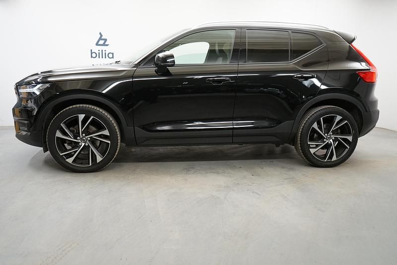 Begagnad Volvo XC40 Momentum 250 HK (183 kW) 2018 Svart SUV