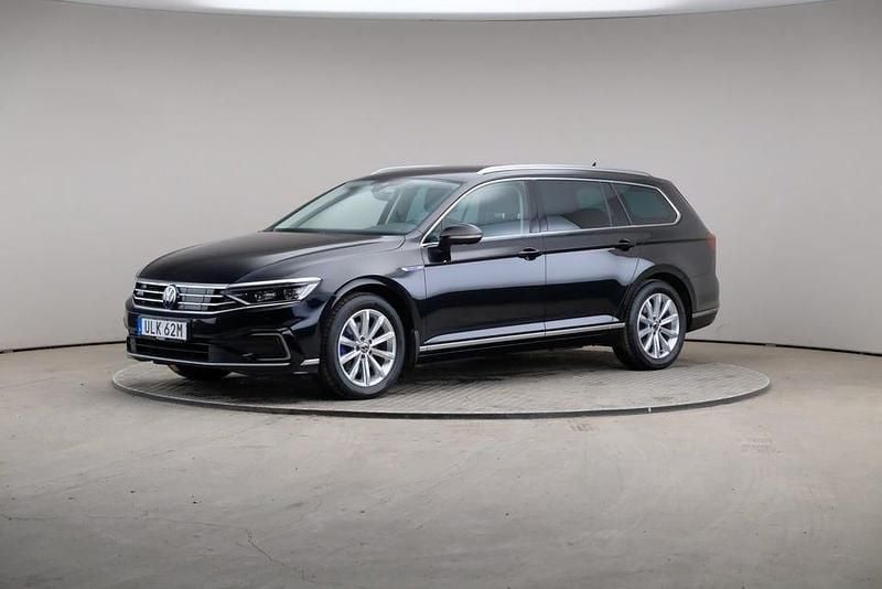 Begagnad VW Passat Executive 218 HK (160 kW) 2023 Deep black pearl (pearl) Kombi