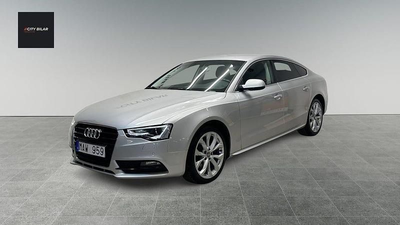 Silver Begagnad 2012 Audi A5 Sportback Comfort Halvkombi | 119 900 kr (Lite dyr) - Bild 1/4