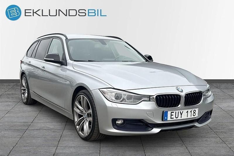 Begagnad BMW 320 Sport Line 184 HK (135 kW) 2015 Silver Kombi