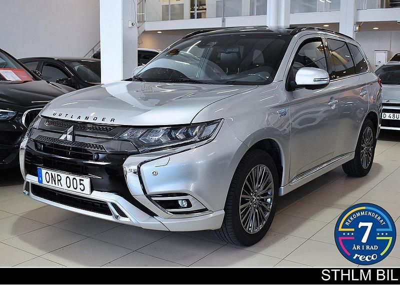 Silver Begagnad 2018 Mitsubishi Outlander P-HEV Edition SUV | 244 900 kr (Marknadspris) - Bild 1/4