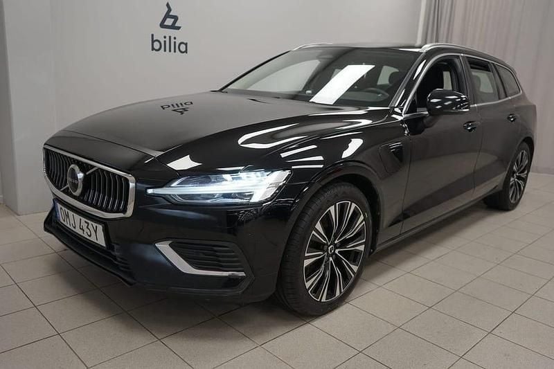 Svart Begagnad 2023 Volvo V60 Core Kombi | 324 900 kr (Bra pris) - Bild 1/3