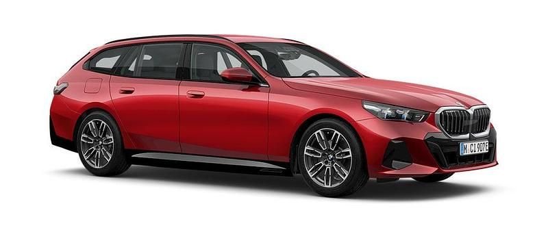 Röd Ny 2026 BMW 530e Comfort Edition Kombi | 713 300 kr - Bild 1/3