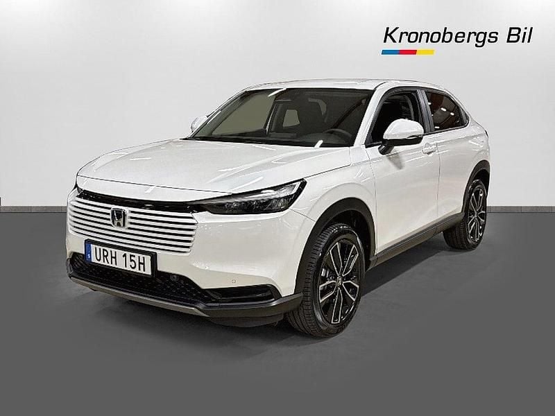 Urban grey metallic Ny 2025 Honda HR-V Elegance SUV | 348 800 kr (Marknadspris) - Bild 1/4