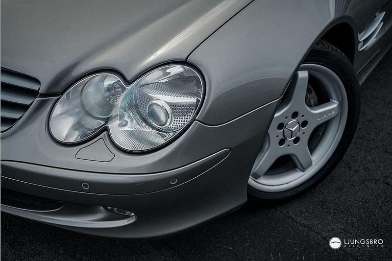 Begagnad Mercedes SL500 AMG 306 HK (225 kW) 2004 Grå Cab