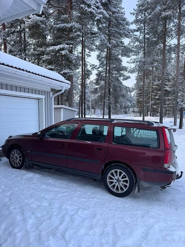 Begagnad 2000 Volvo V70 Kombi | 38 000 kr (Marknadspris) - Bild 1/4