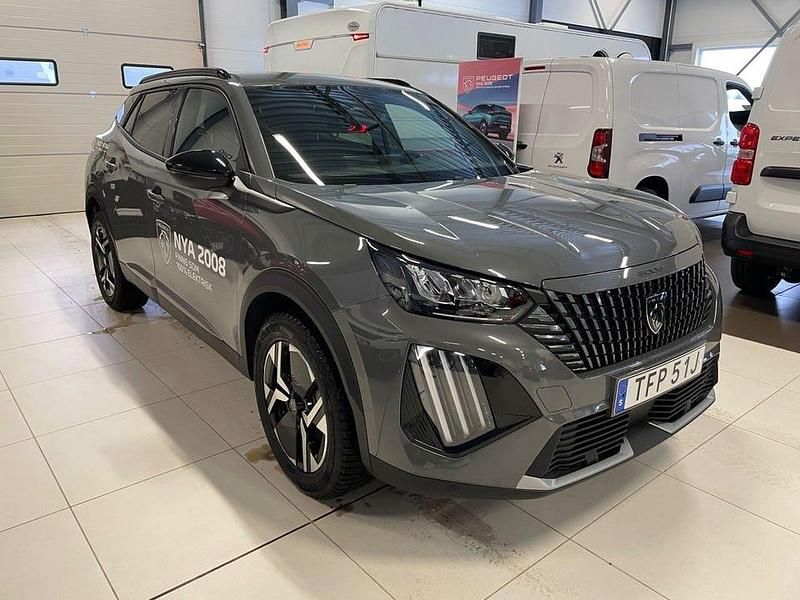 Grå Begagnad 2024 Peugeot 2008 Allure SUV | 249 900 kr (Marknadspris) - Bild 1/4