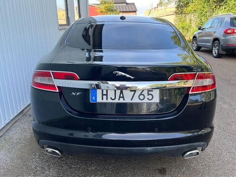 Begagnad Jaguar XF 241 HK (177 kW) 2010 Svart Sedan