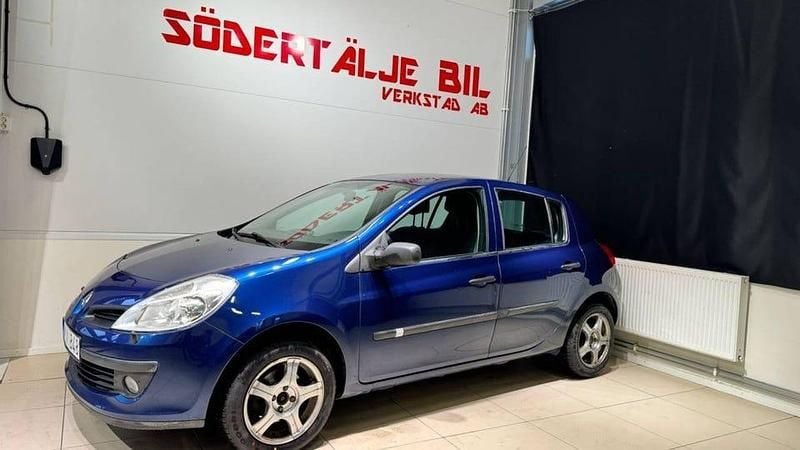 Mörkblå Begagnad 2006 Renault Clio R.S. R.S. Halvkombi | 39 900 kr (Marknadspris) - Bild 1/4