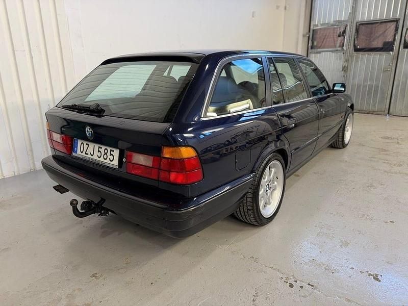 Begagnad BMW 540 286 HK (210 kW) 1994 Blå Kombi