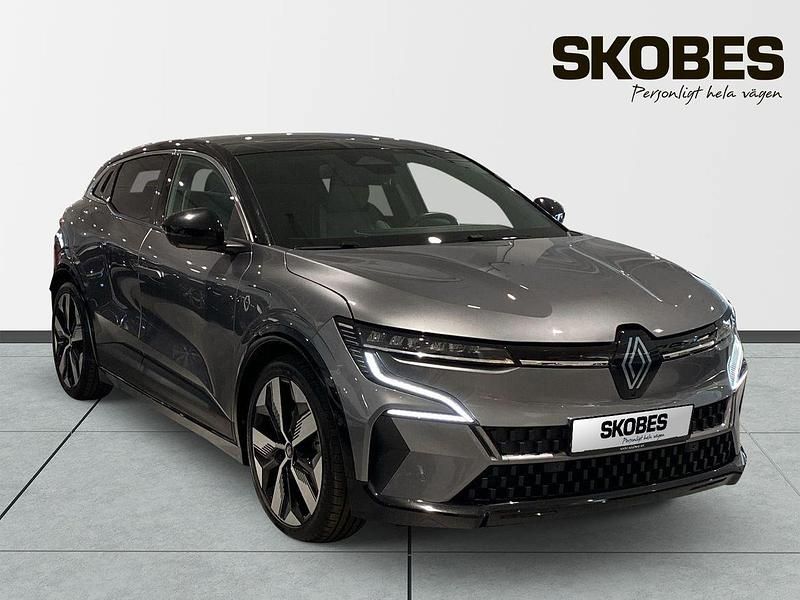 Grå Begagnad 2023 Renault Mégane Techno Halvkombi | 319 900 kr (Marknadspris) - Bild 1/3