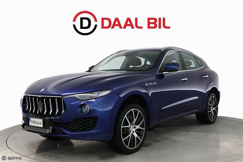Blå Begagnad 2016 Maserati Levante SUV | 324 700 kr - Bild 1/4