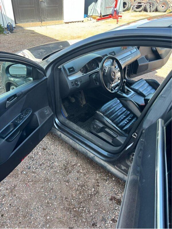 Grå Begagnad 2010 VW Passat Sportline Kombi | 28 000 kr (Marknadspris) - Bild 1/4