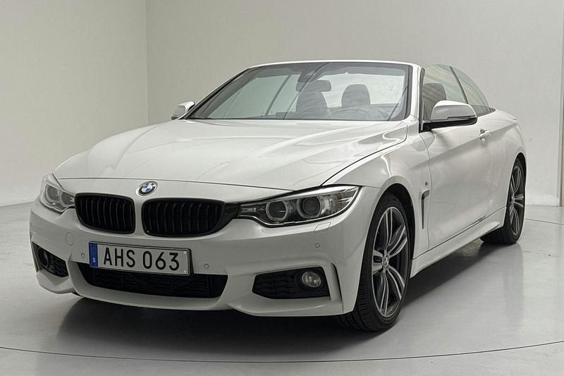 Vit Begagnad 2014 BMW 428 Comfort Edition Cab | 216 000 kr - Bild 1/4