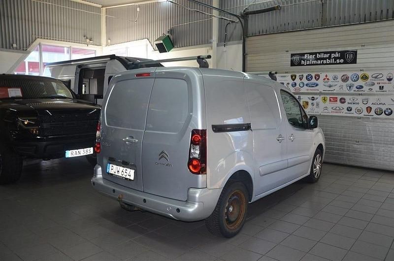 Begagnad Citroën Berlingo 99 HK (72 kW) 2017 Silver Minibuss