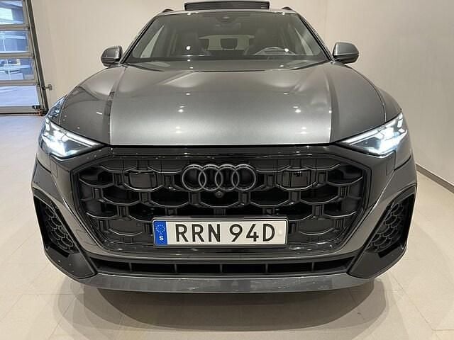 Begagnad Audi Q8 286 HK (210 kW) 2025 Daytonagrå pärleffekt SUV