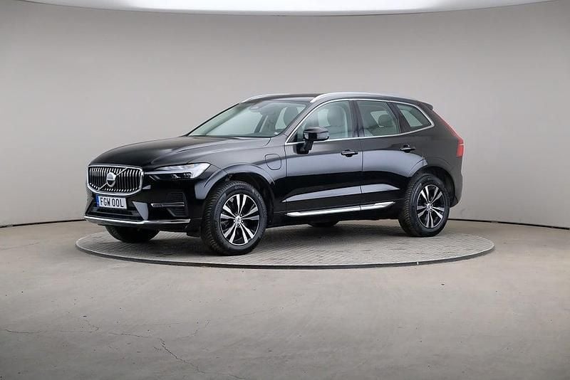 Begagnad Volvo XC60 Momentum 350 HK (257 kW) 2022 Svart SUV