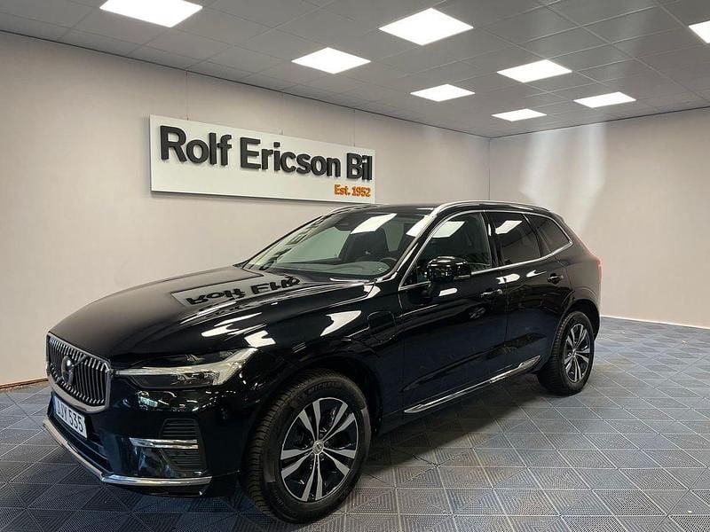 Svart Begagnad 2023 Volvo XC60 Core SUV | 469 500 kr (Bra pris) - Bild 1/4