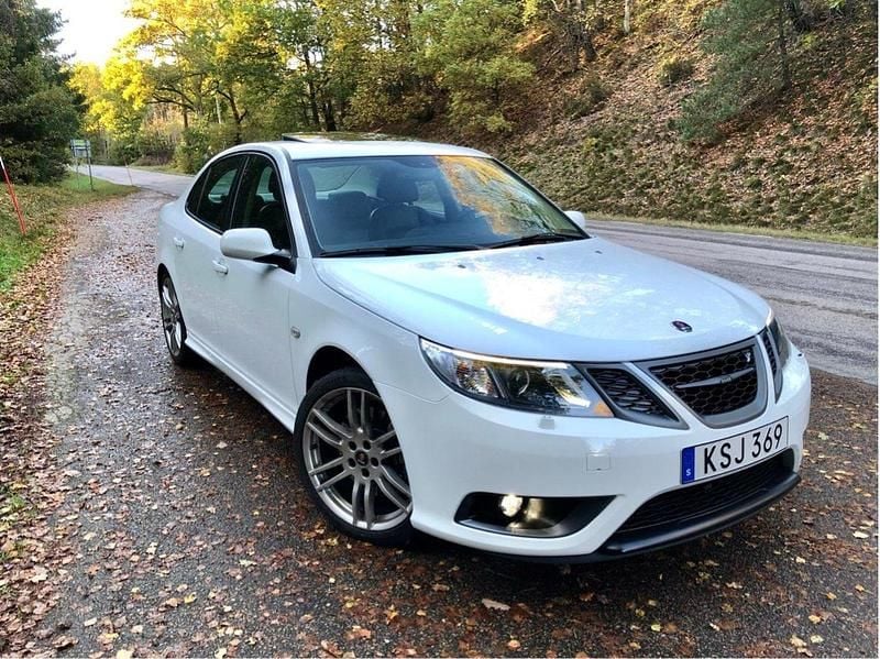 Vit Begagnad 2010 Saab 9-3 Aero Sedan | 80 000 kr (Marknadspris) - Bild 1/4