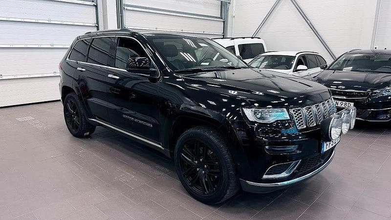Svart Begagnad 2016 Jeep Grand Cherokee Summit SUV | 249 900 kr (Lite dyr) - Bild 1/4