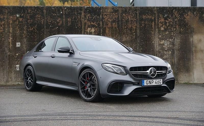 Begagnad Mercedes E63S AMG AMG 612 HK (450 kW) 2018 Grå Sedan