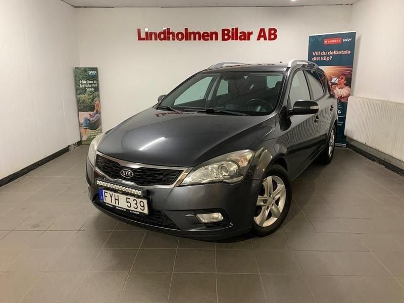 Grå Begagnad 2010 Kia Ceed Sportswagon Kombi | 22 900 kr - Bild 1/4