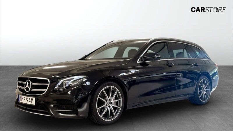 Svart (black) Begagnad 2020 Mercedes E220 AMG Kombi | 349 900 kr (Bra pris) - Bild 1/4