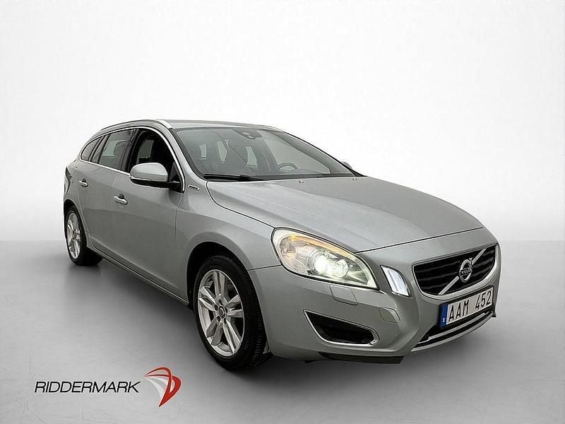 Begagnad Volvo V60 Summum 283 HK (208 kW) 2013 Silver Kombi