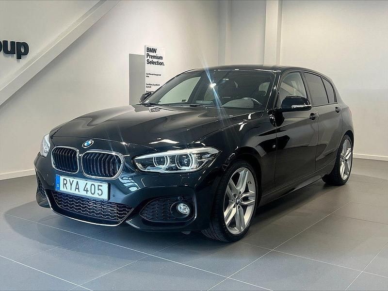 Svart Begagnad 2015 BMW 118 M Sport Halvkombi | 179 900 kr (Marknadspris) - Bild 1/4