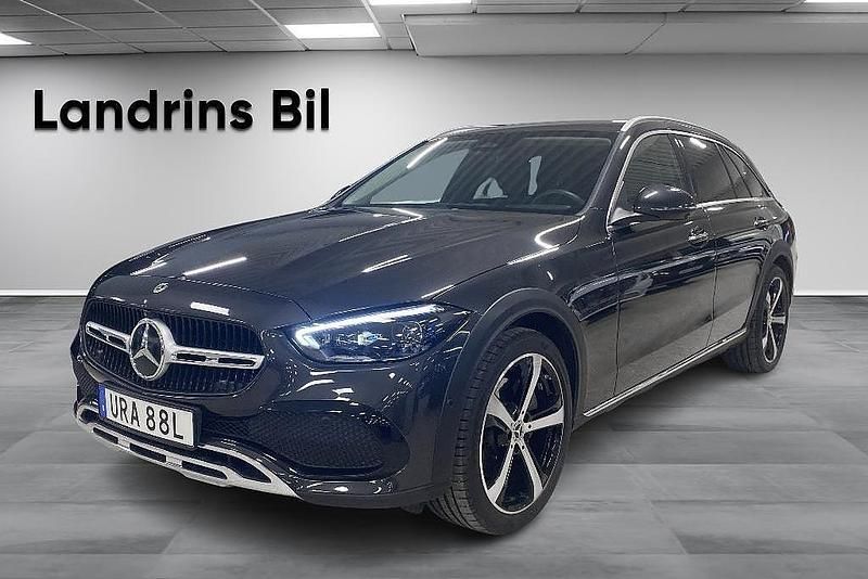 Grå Begagnad 2024 Mercedes C220 Kombi | 529 000 kr (Marknadspris) - Bild 1/4